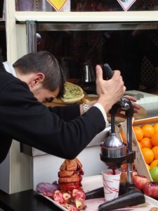 Hand Crank Juicer